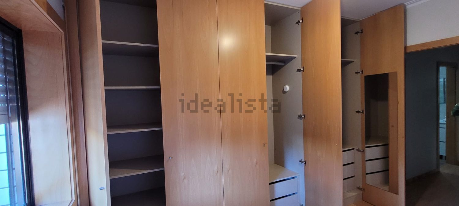 出租公寓 t2在Avenida João de Deus, 410 - 试衣间