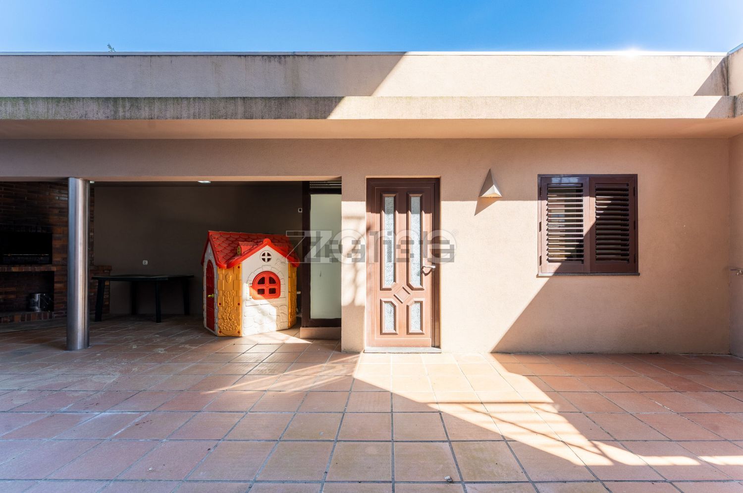 双拼别墅出售在Travessa de Santo António, 70 - 院子