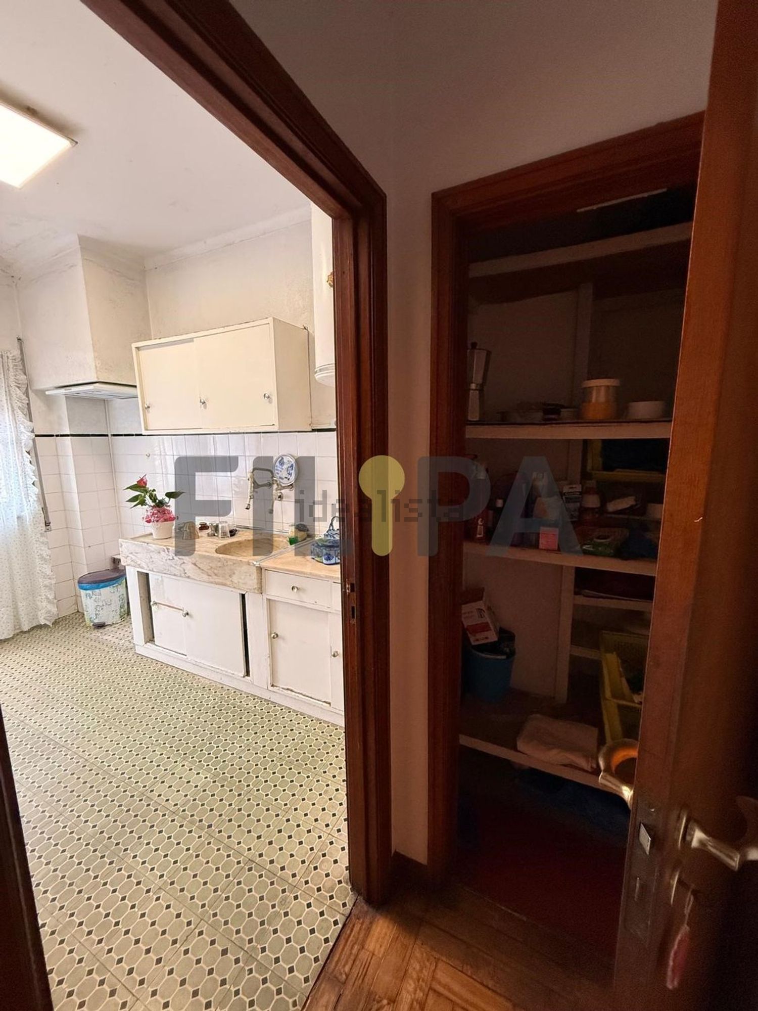 小楼房出售在Rua Professor Duarte Leite - 厨房