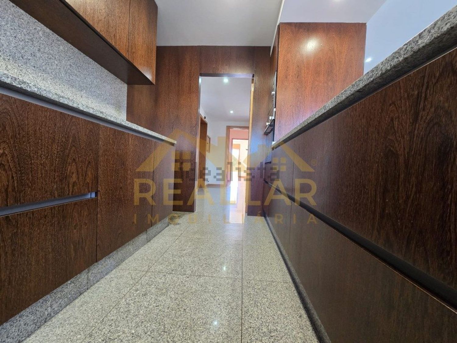 公寓 t3出售在 Mindelo - 过道