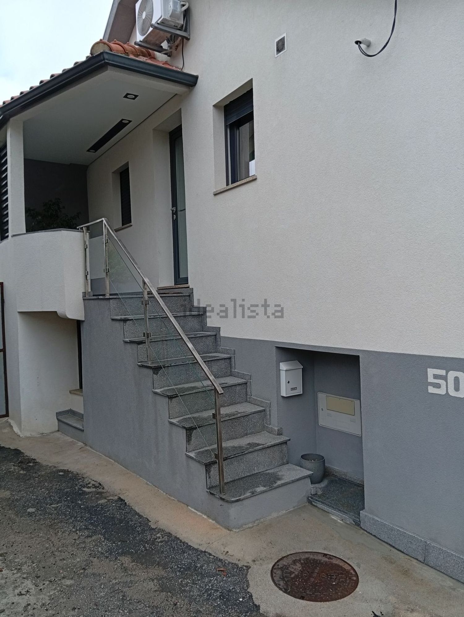 小楼房或独栋别墅出售在Rua Alcoice, 50 - 外立面