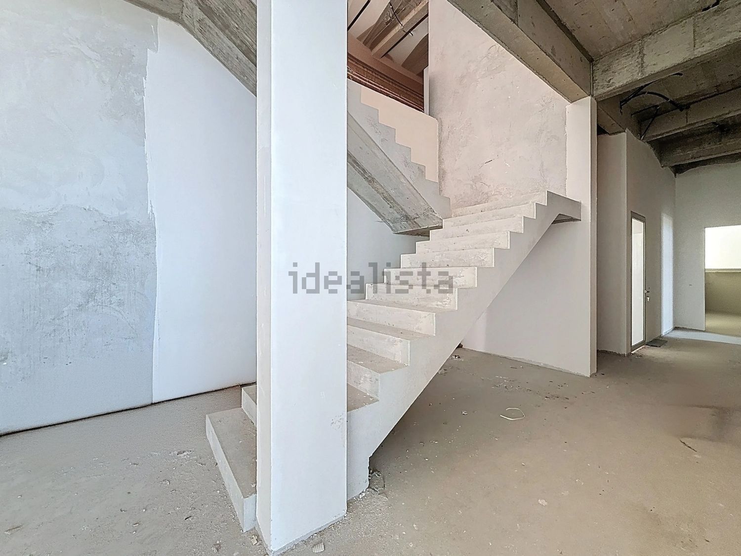 小楼房或独栋别墅出售在Avenida Dom Manuel I, 8 - 详情