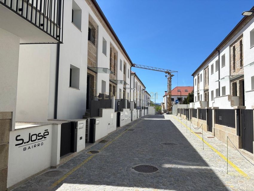 公寓 t2出售在Bairro São José, 8