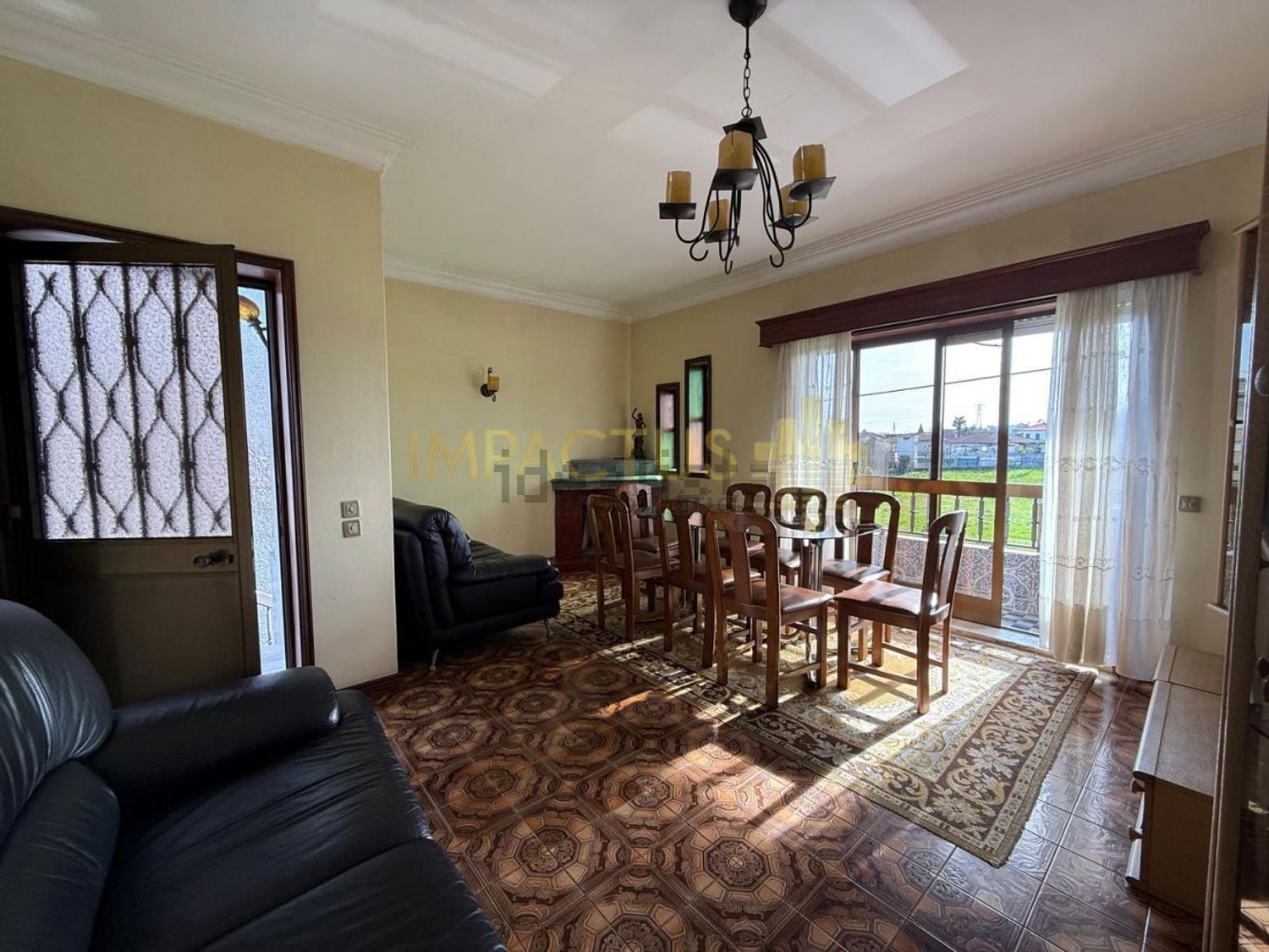 小楼房或独栋别墅出售在 Coronado - 客厅