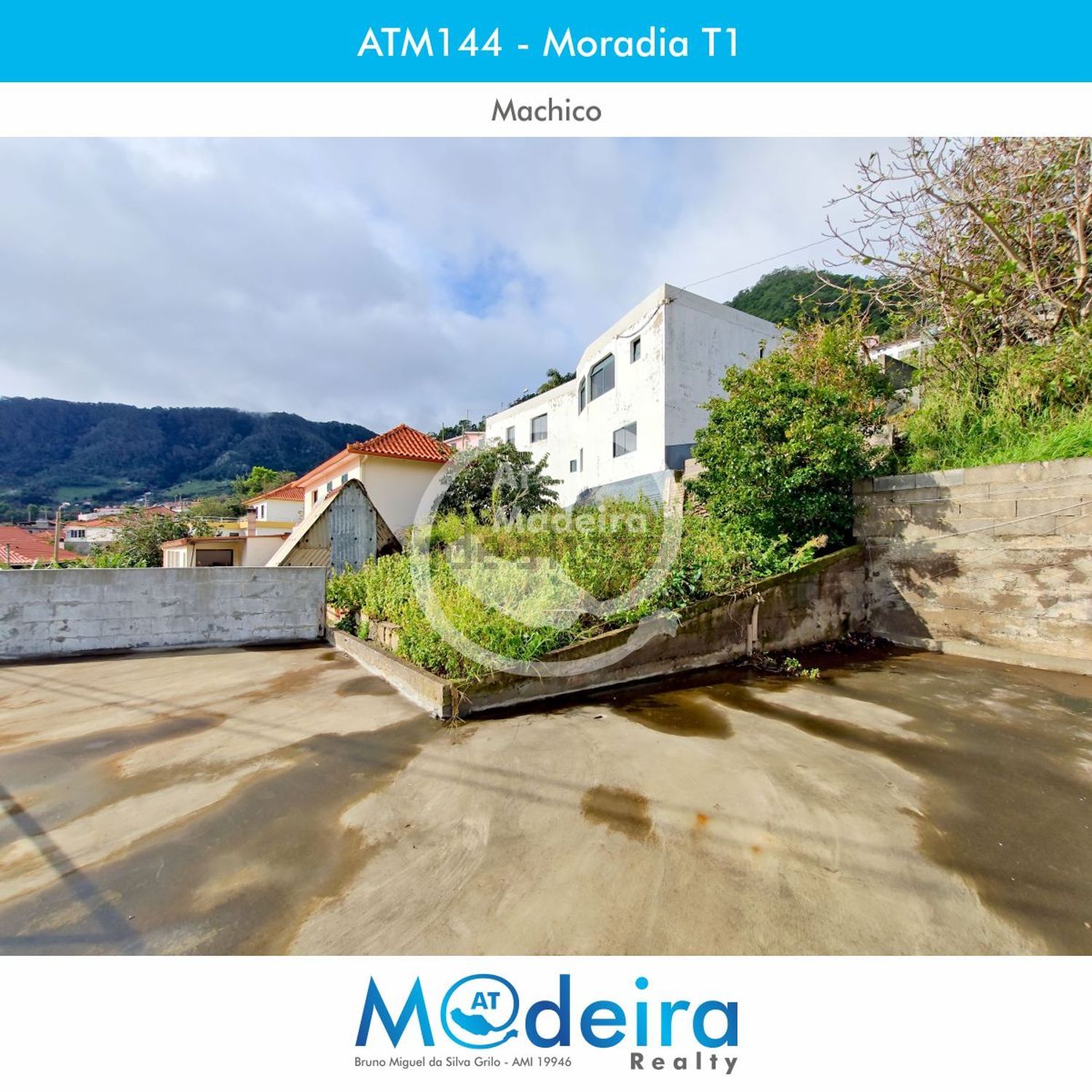 小楼房或独栋别墅出售在Estrada da Ribeira Seca, 310 - 阳台
