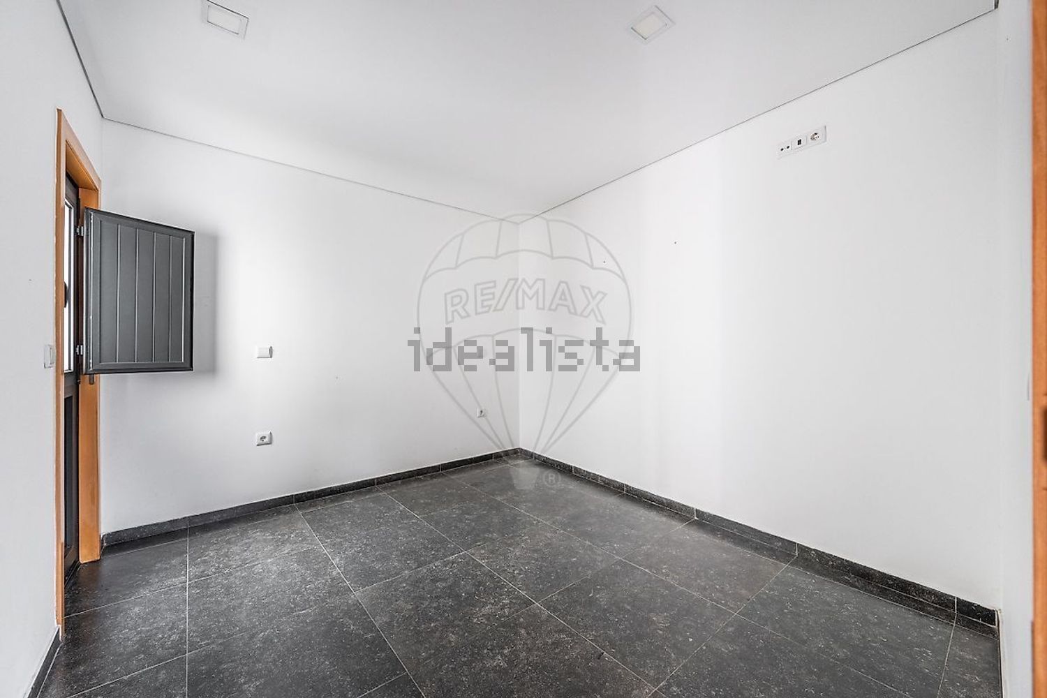 小楼房或独栋别墅出售在Avenida Padre João Fernandes Machado - 居住