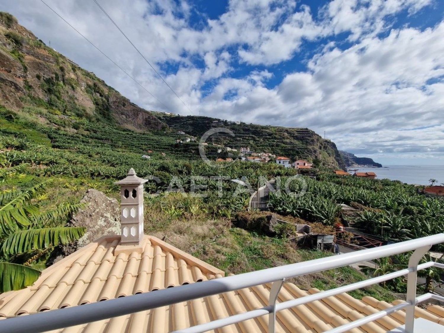 小楼房或独栋别墅出售在Estrada de Santo Antonio - 视线