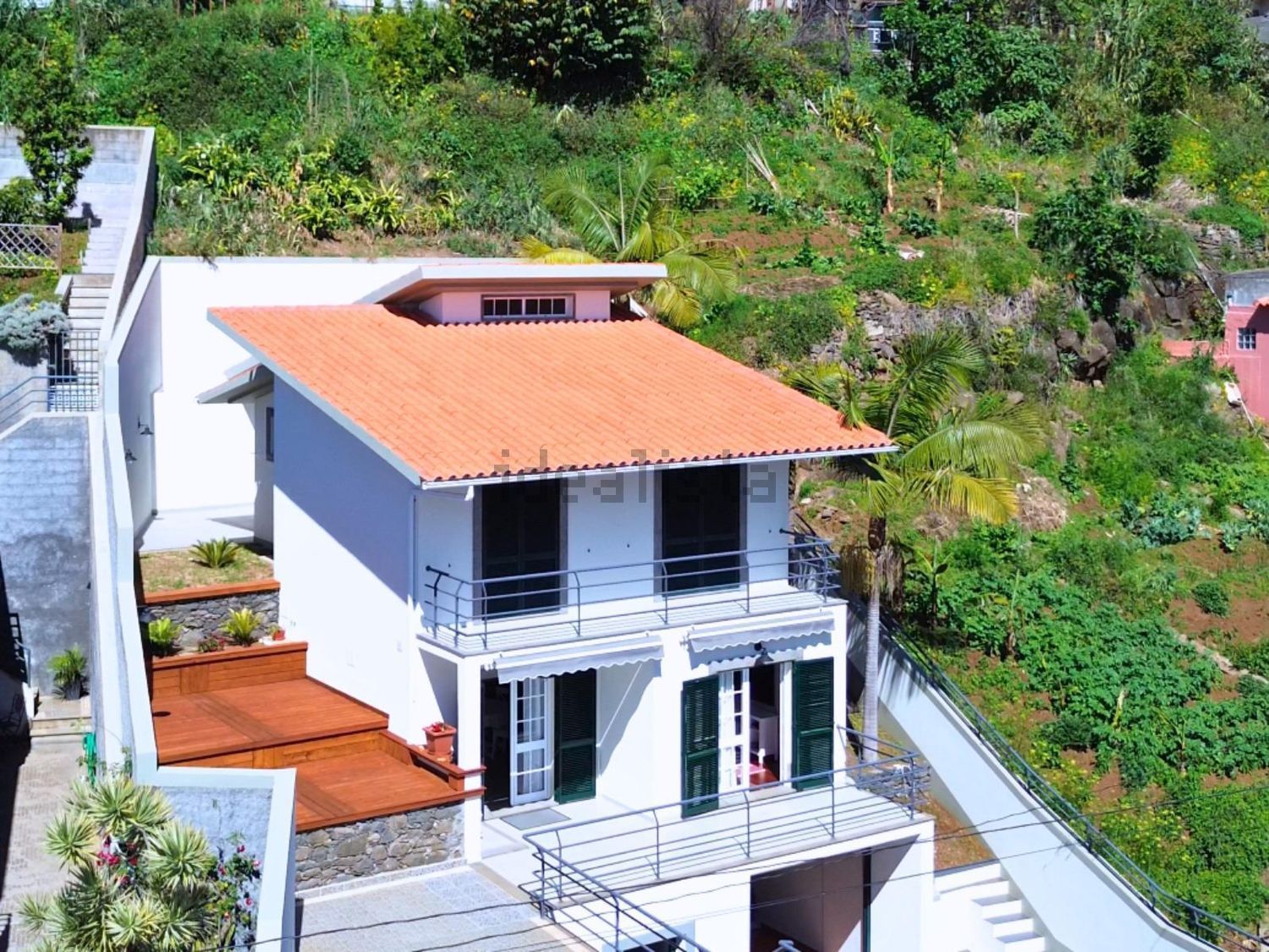 小楼房或独栋别墅出售在Caminho Novo da Ribeira de Santana - 外立面