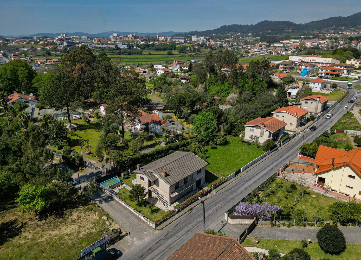 小楼房或独栋别墅出售在Rua Dona Filomena do Rosário, 18 - 照片