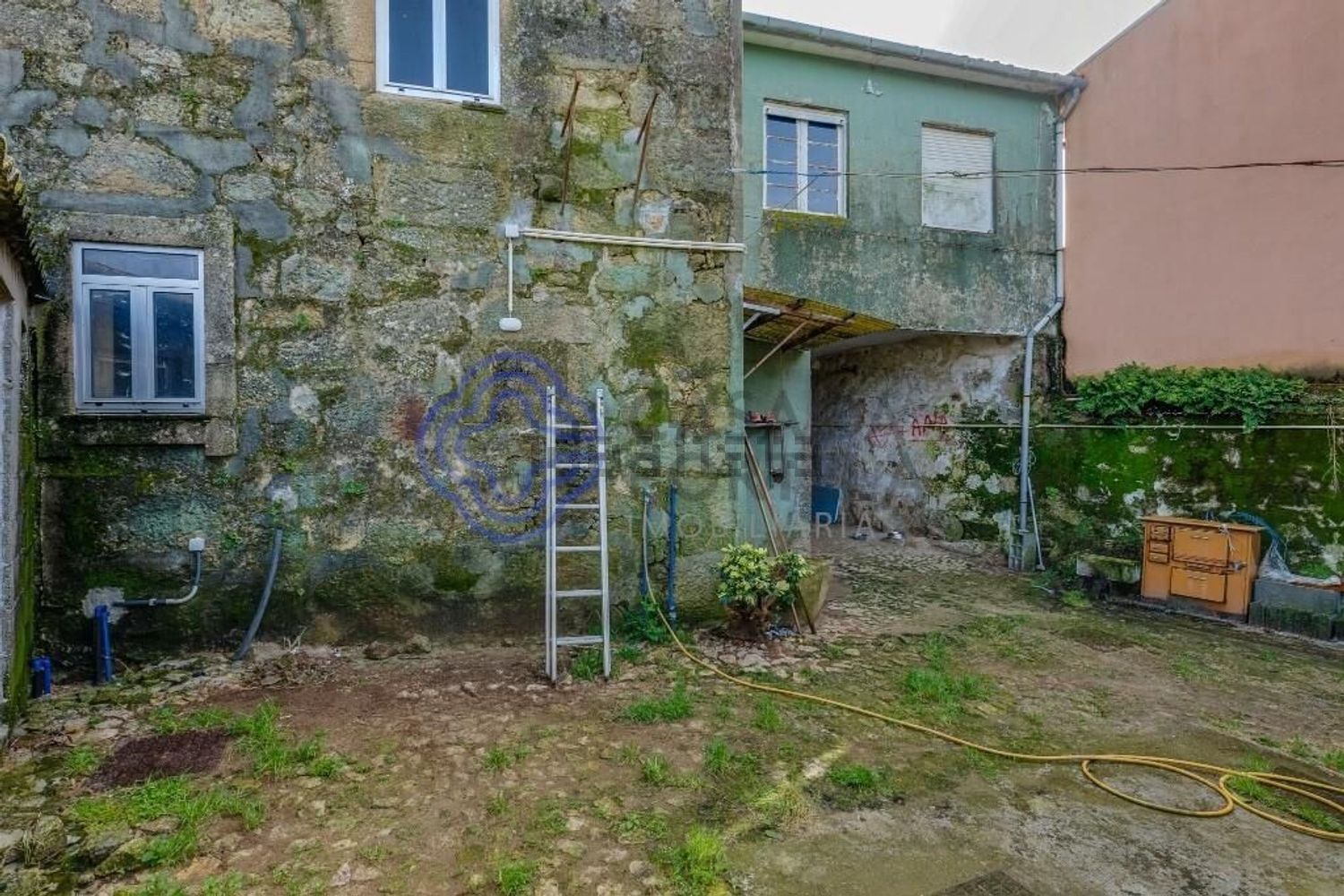 双拼别墅出售在Rua do Barreiro s/n - 外立面