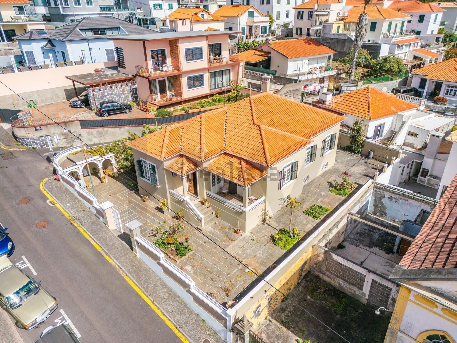小楼房或独栋别墅出售在Rua de Bartolomeu Dias - 外立面