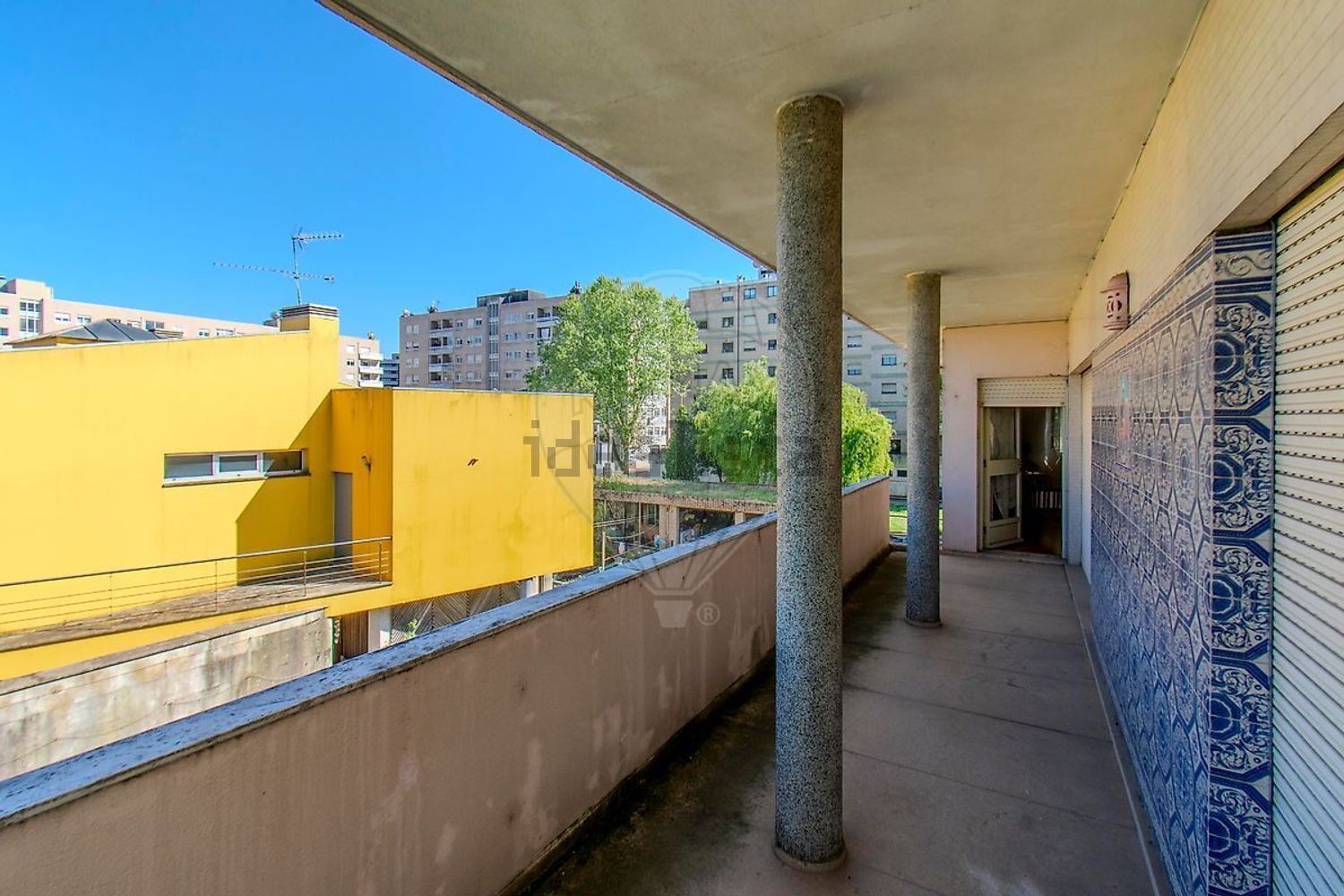 小楼房或独栋别墅出售在Avenida Lidador da Maia, 398 - 阳台