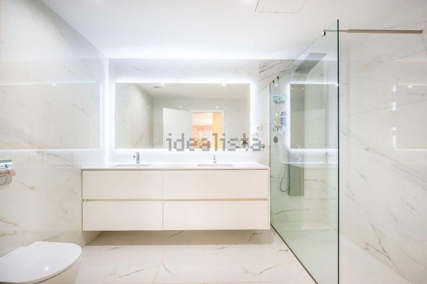 小楼房或别墅出售在Rua Abílio Rodrigues - 卫生间