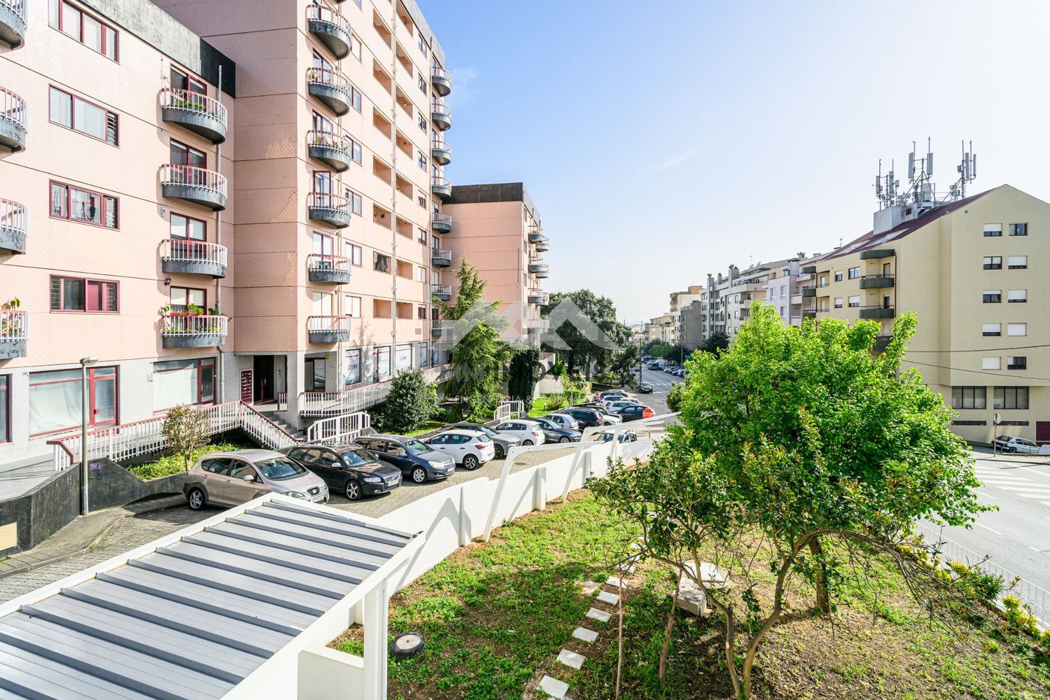 小楼房或别墅出售在Rua Dom António Castro Meireles - 视线