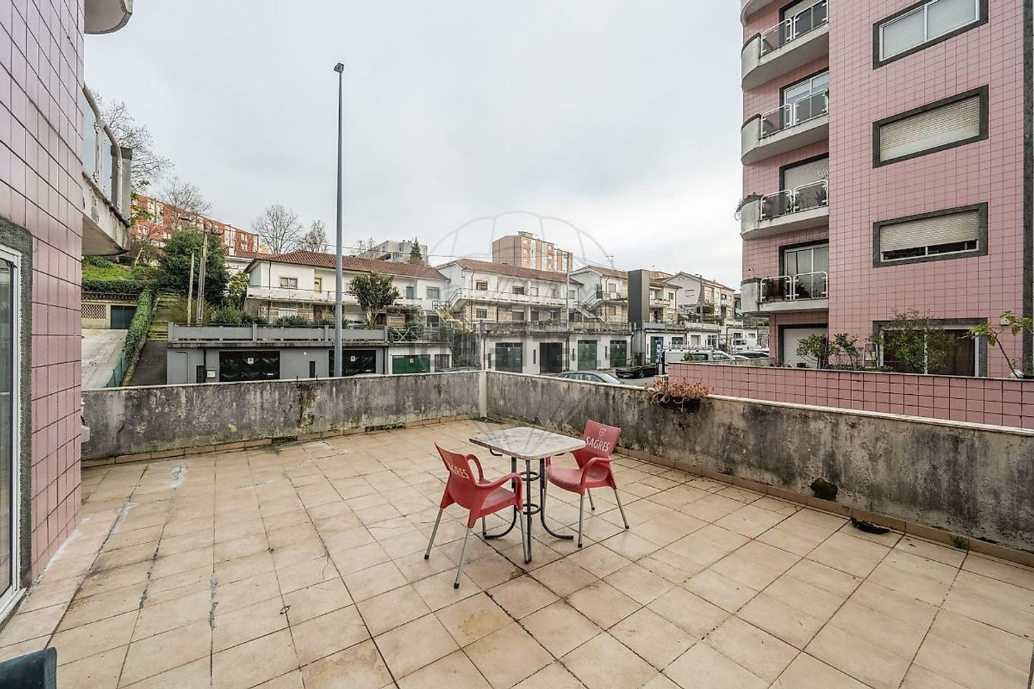 公寓 t2出售在Rua Arqueólogo Mário Cardoso, 321 - 阳台