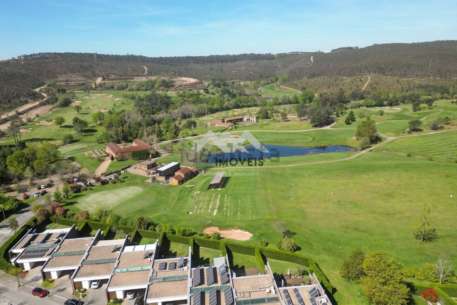 小楼房或别墅出售在Rua das Tilias - 游泳池
