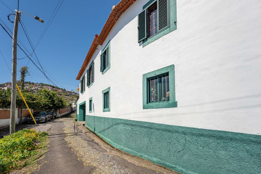 小楼房或独栋别墅出售在Caminho do Lombo dos Aguiares
