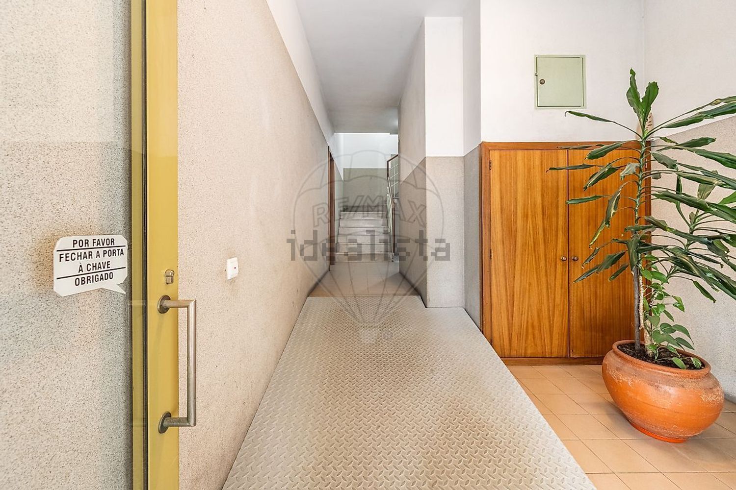 公寓 t2出售在Travessa Oneca Mendes, 130 - 过道