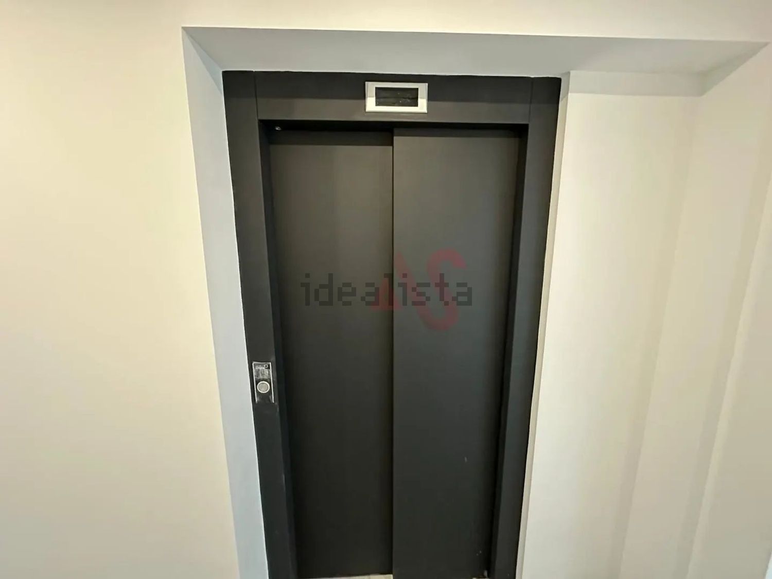 公寓 t3出售在Rua Doutor Manuel Braga da Cruz, 26 - 照片