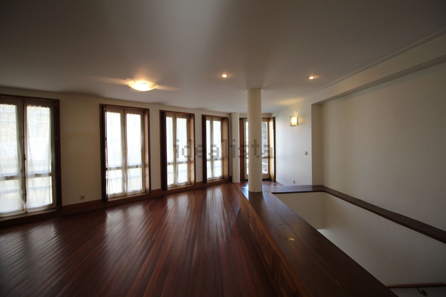 出租复式公寓在Rua de Santo André - 餐厅
