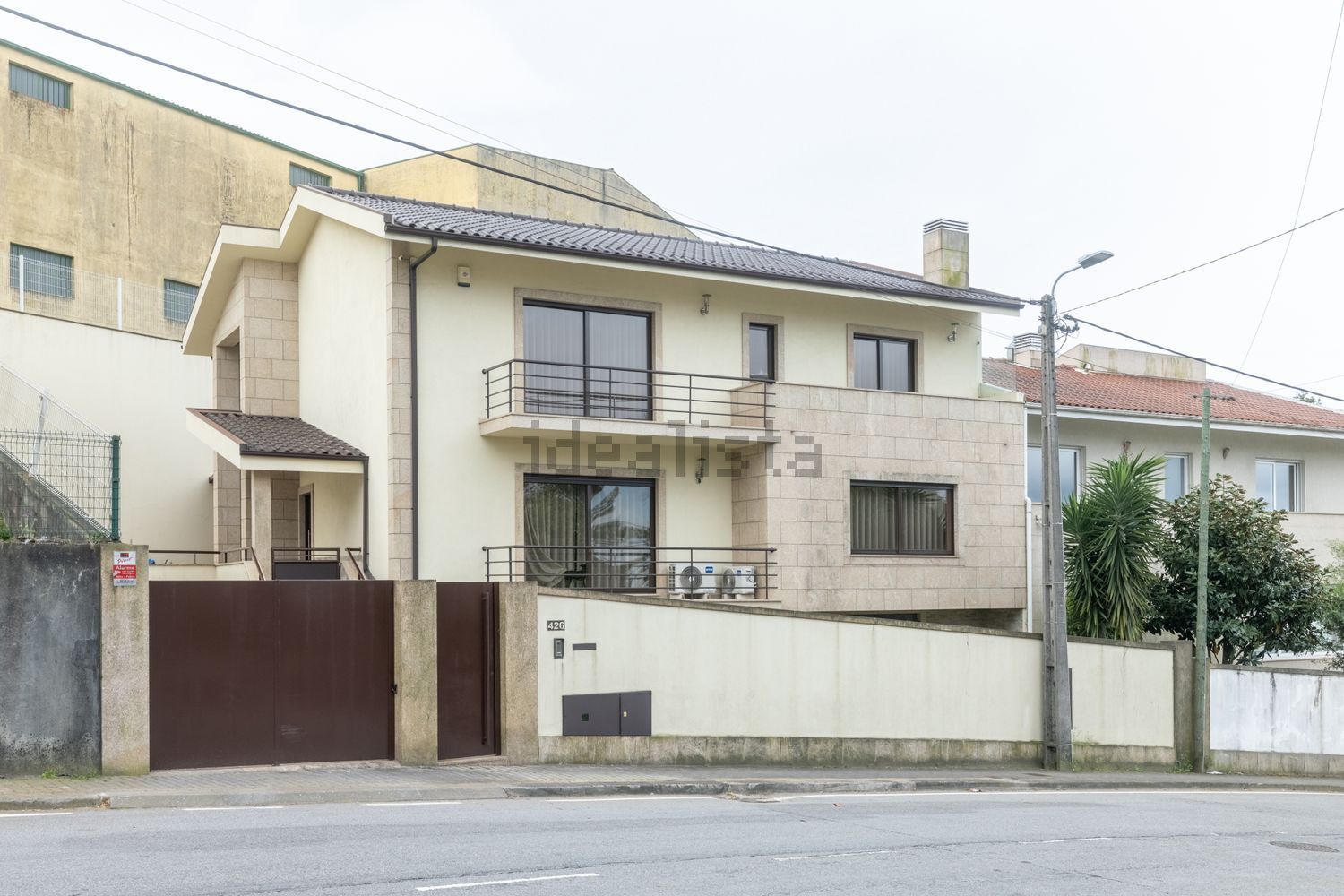 小楼房或独栋别墅出售在Rua Guerra Junqueiro, 426 - 视线