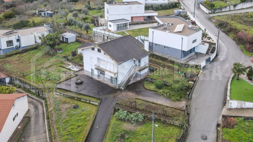 小楼房或独栋别墅出售在Orgens