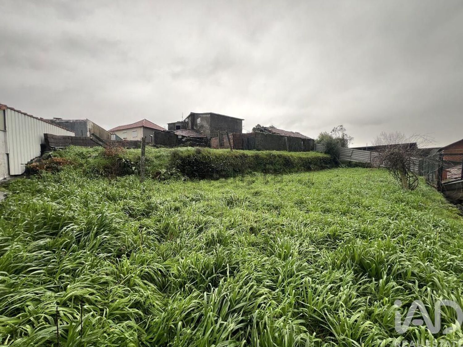小楼房或独栋别墅出售在Campo e Sobrado - 周边