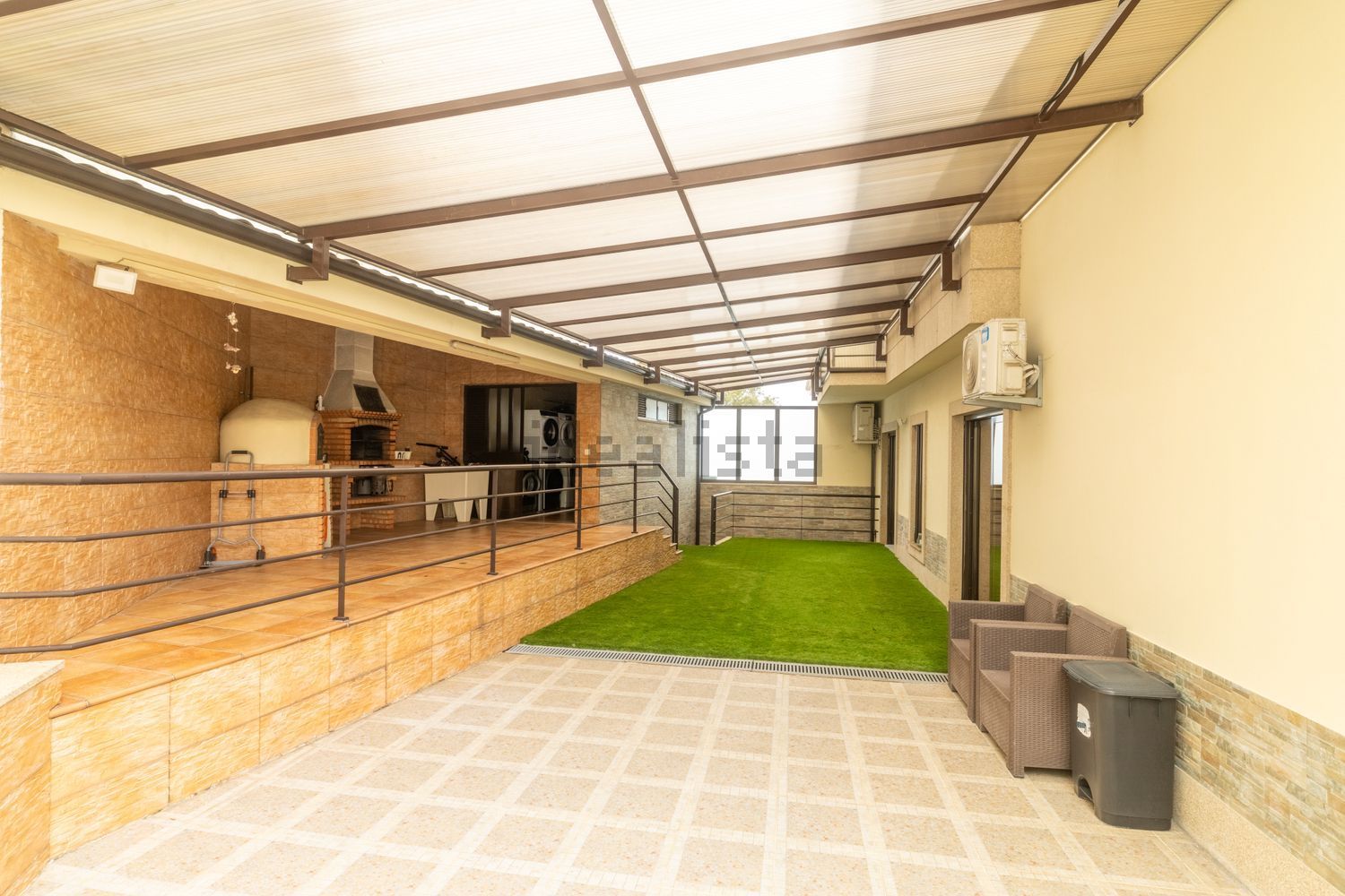 小楼房或独栋别墅出售在Rua Guerra Junqueiro, 426 - 阳台