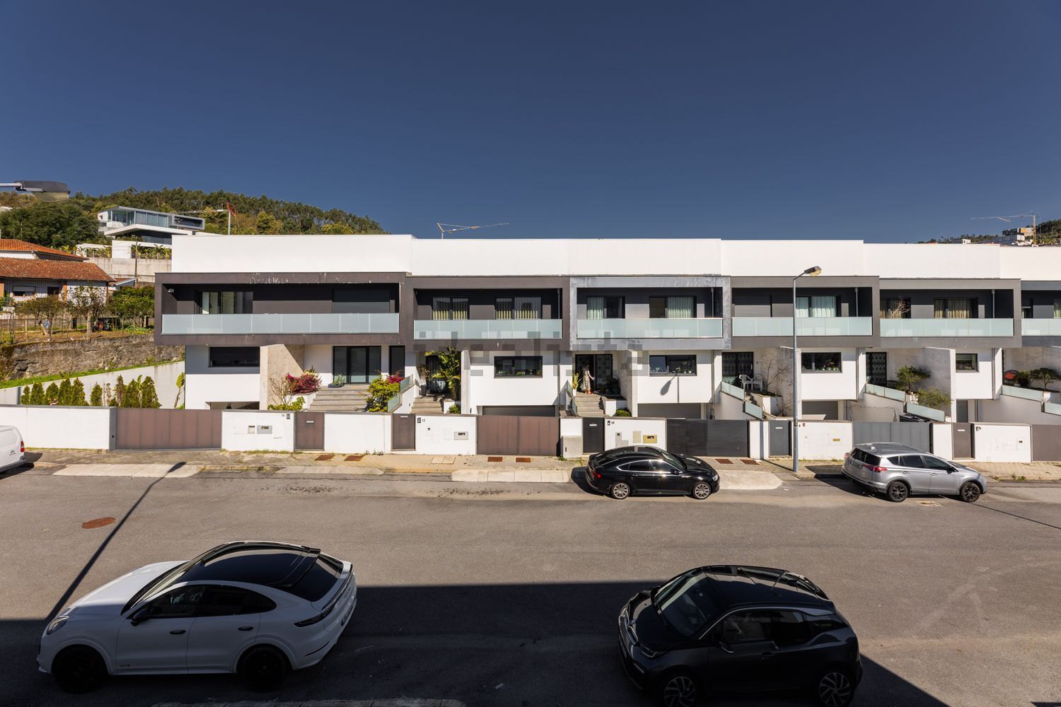 小楼房或独栋别墅出售在Rua do Monte - 外立面