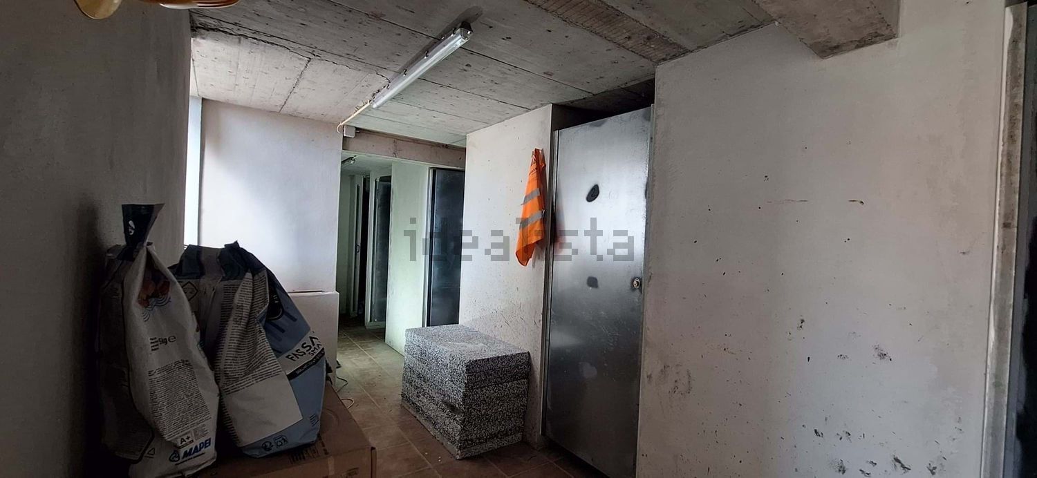 公寓 t2出售在Estrada do Visconde Cacongo - 过道