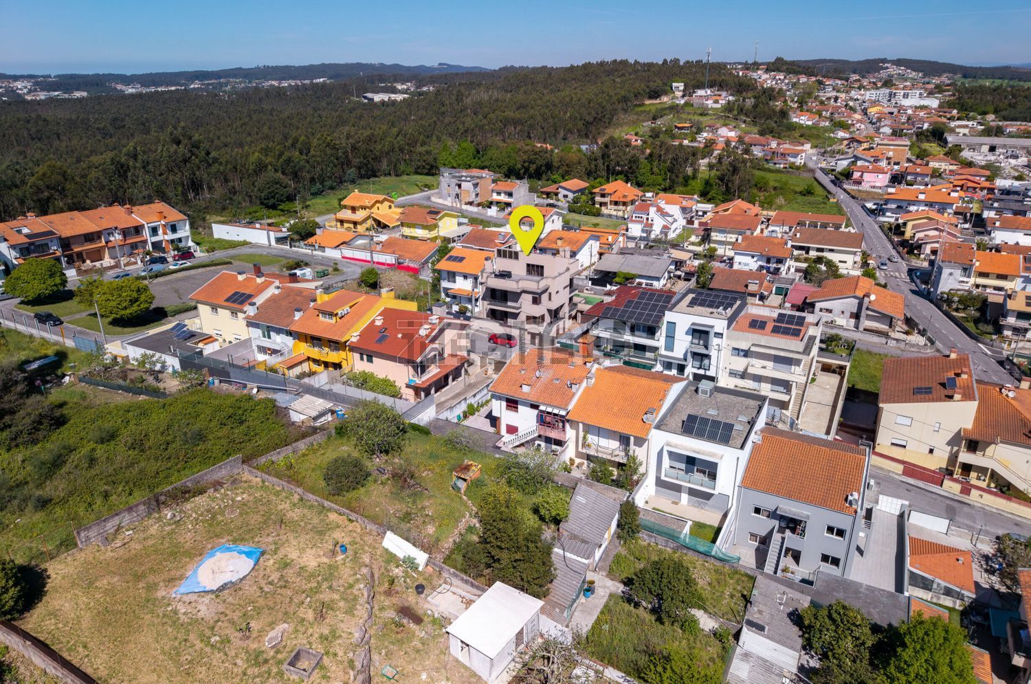 双拼别墅出售在Travessa de Santo António, 70 - 详情