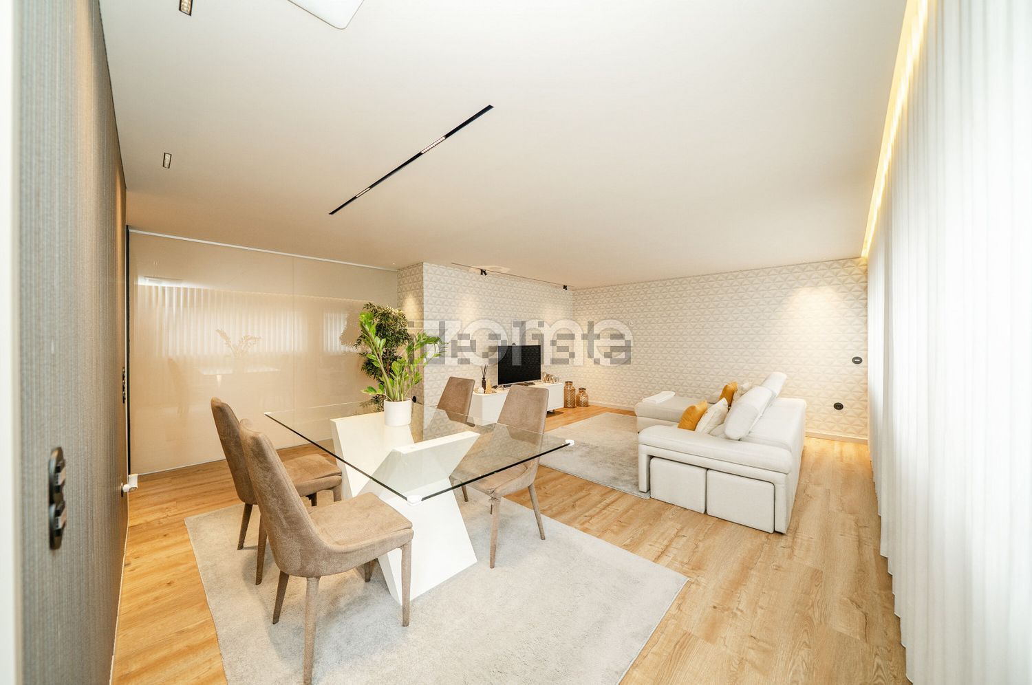 公寓 t3出售在Rua 5 Botica, 43 - 餐厅