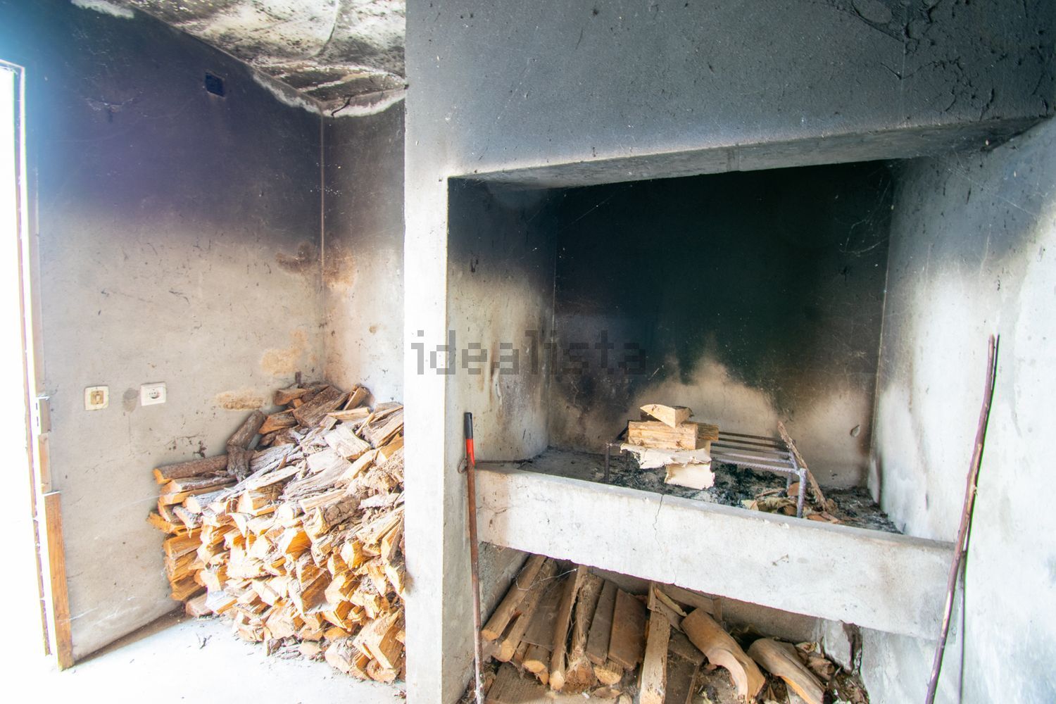 小楼房或独栋别墅出售在Caminho de Santana - 仓库
