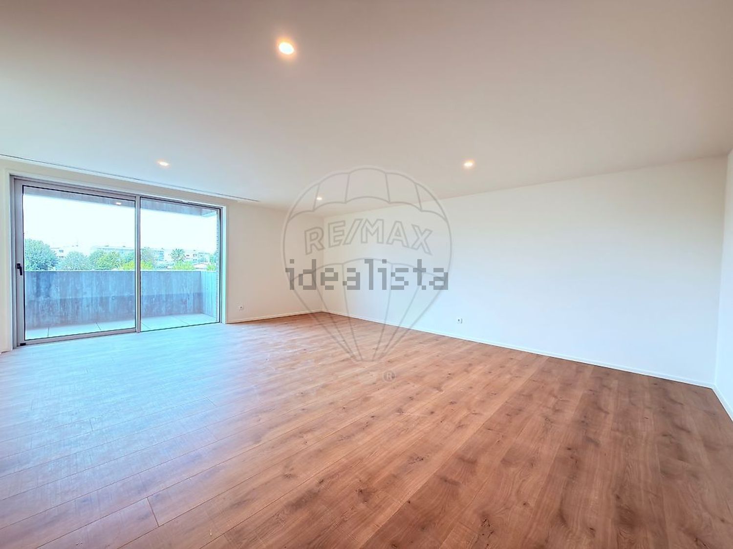 公寓 t3出售在Avenida Doutor Leonardo Coimbra, 99 - 居住