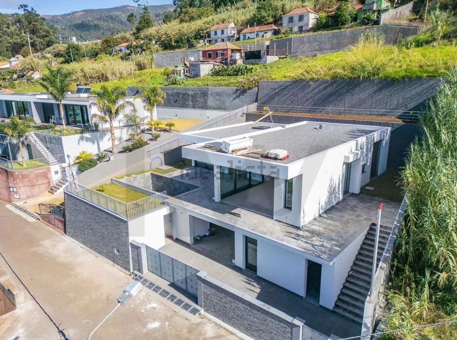 小楼房或独栋别墅出售在Arco da Calheta - 视线