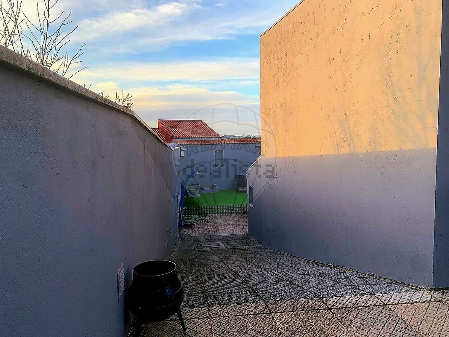 小楼房或独栋别墅出售在 Viela da Cal - 阳台