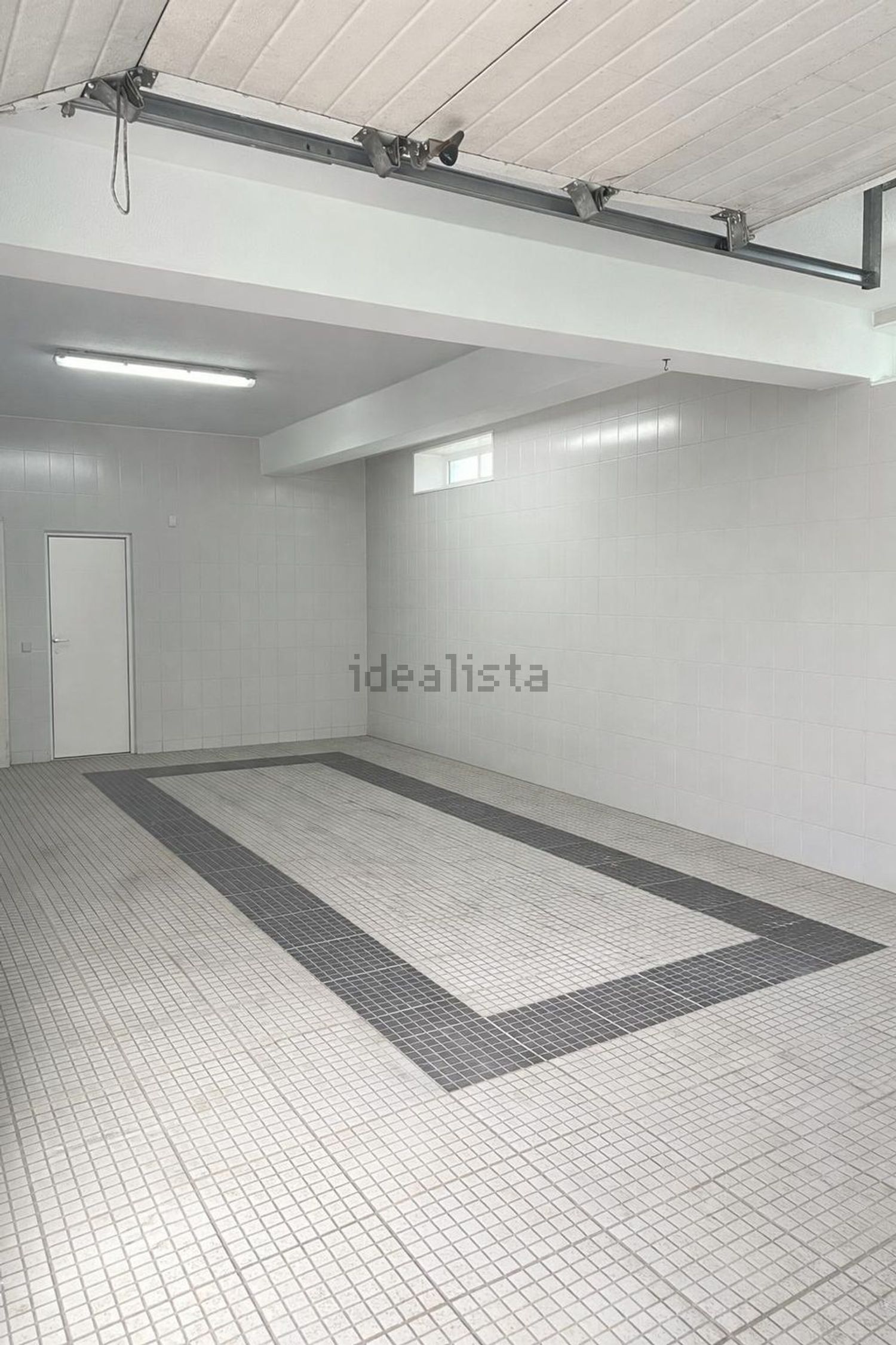 小楼房或独栋别墅出售在 Urbanização do outeiro, 300 - 停车位