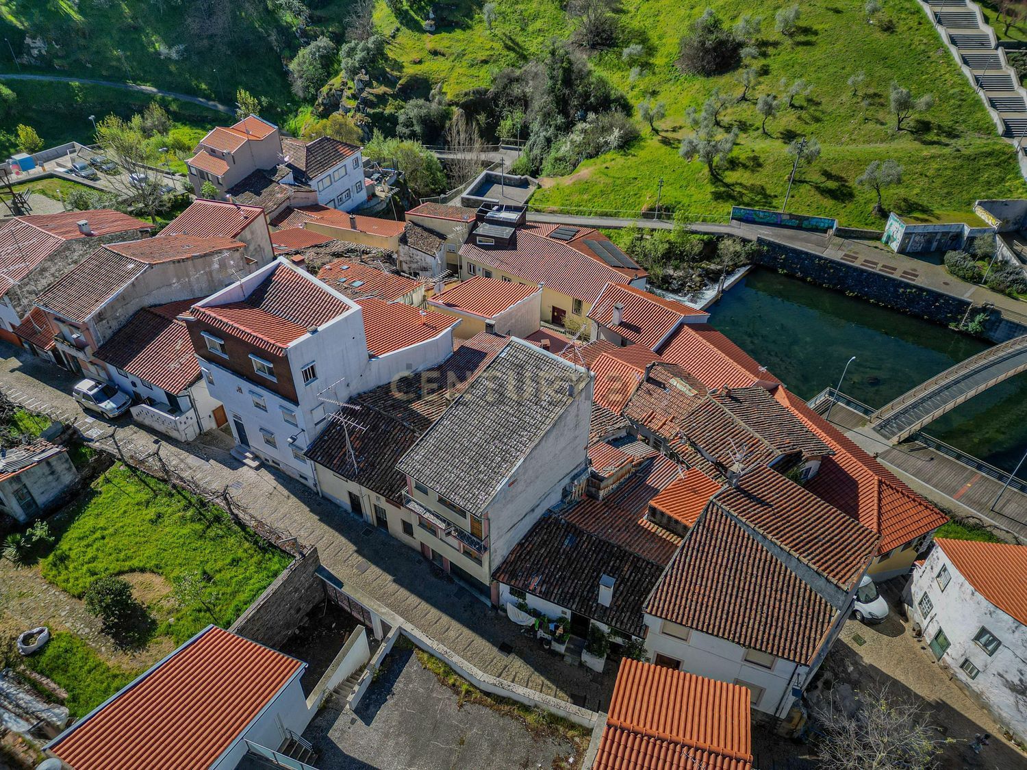 小楼房或独栋别墅出售在Sé - Santa Maria - Meixedo - 游泳池