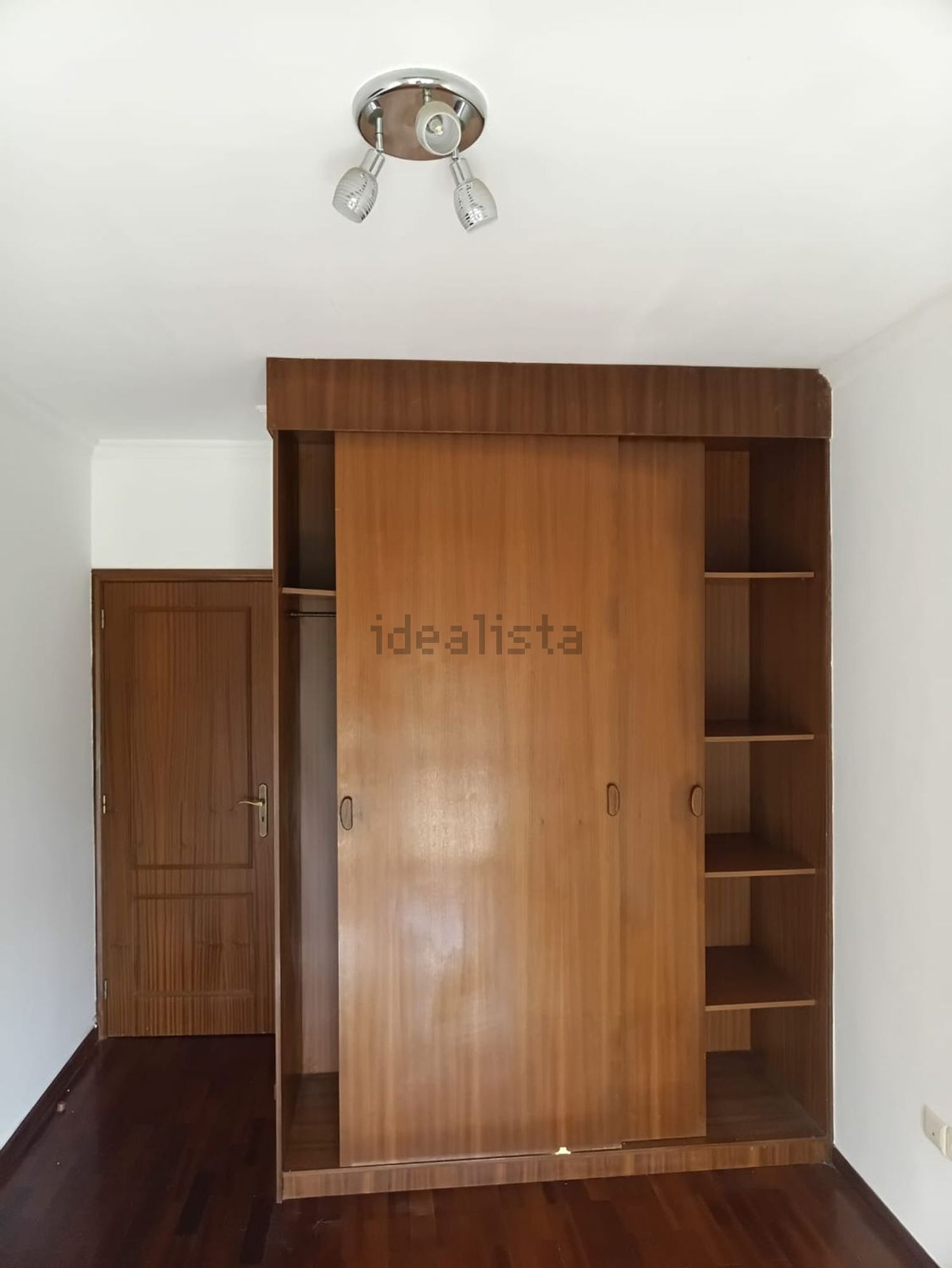 公寓 t1出售在Rua Alto da Costa, 245 - 试衣间