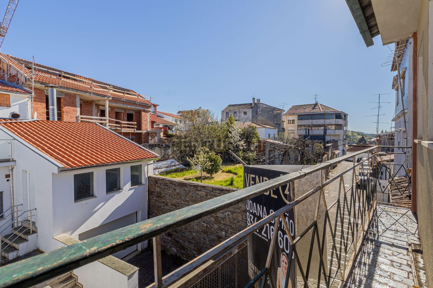 小楼房或独栋别墅出售在Sé - Santa Maria - Meixedo - 阳台