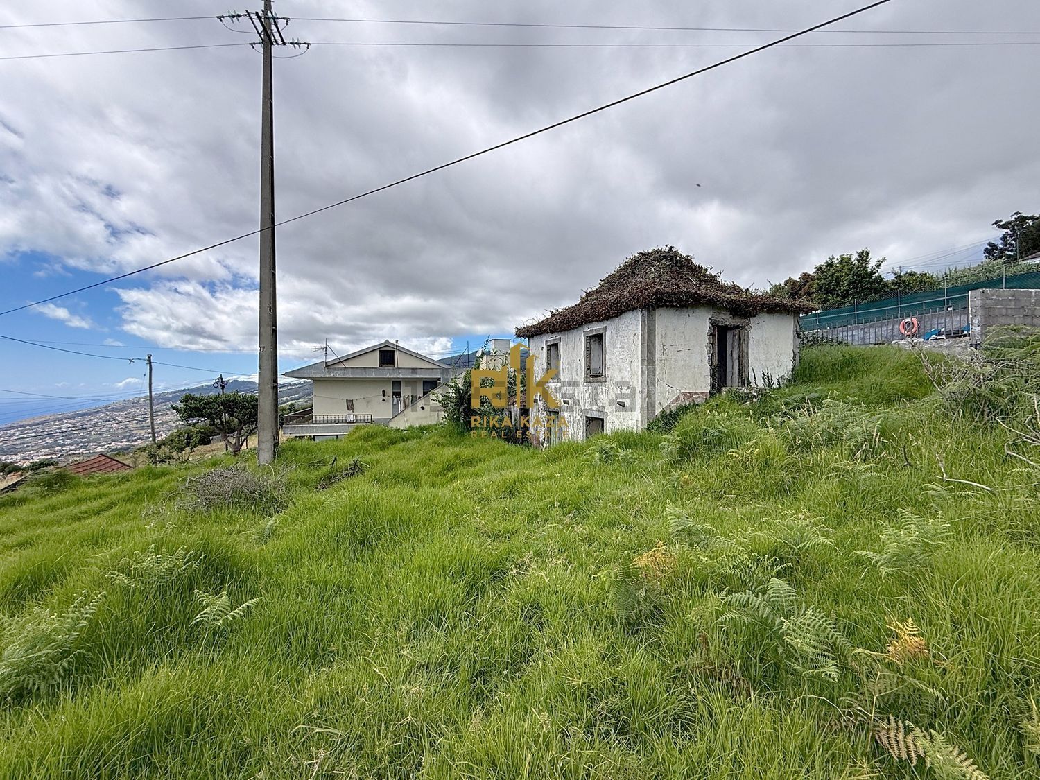 小楼房或独栋别墅出售在Caminho de Cales e Chada - 外立面