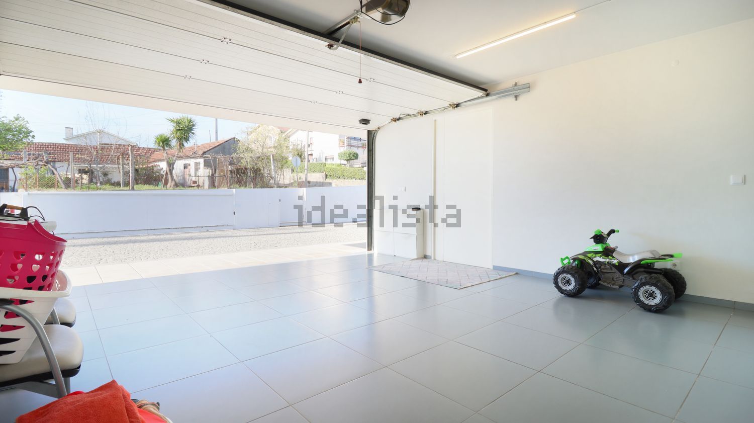 小楼房或独栋别墅出售在Rua de Restauração, 268 - 停车位