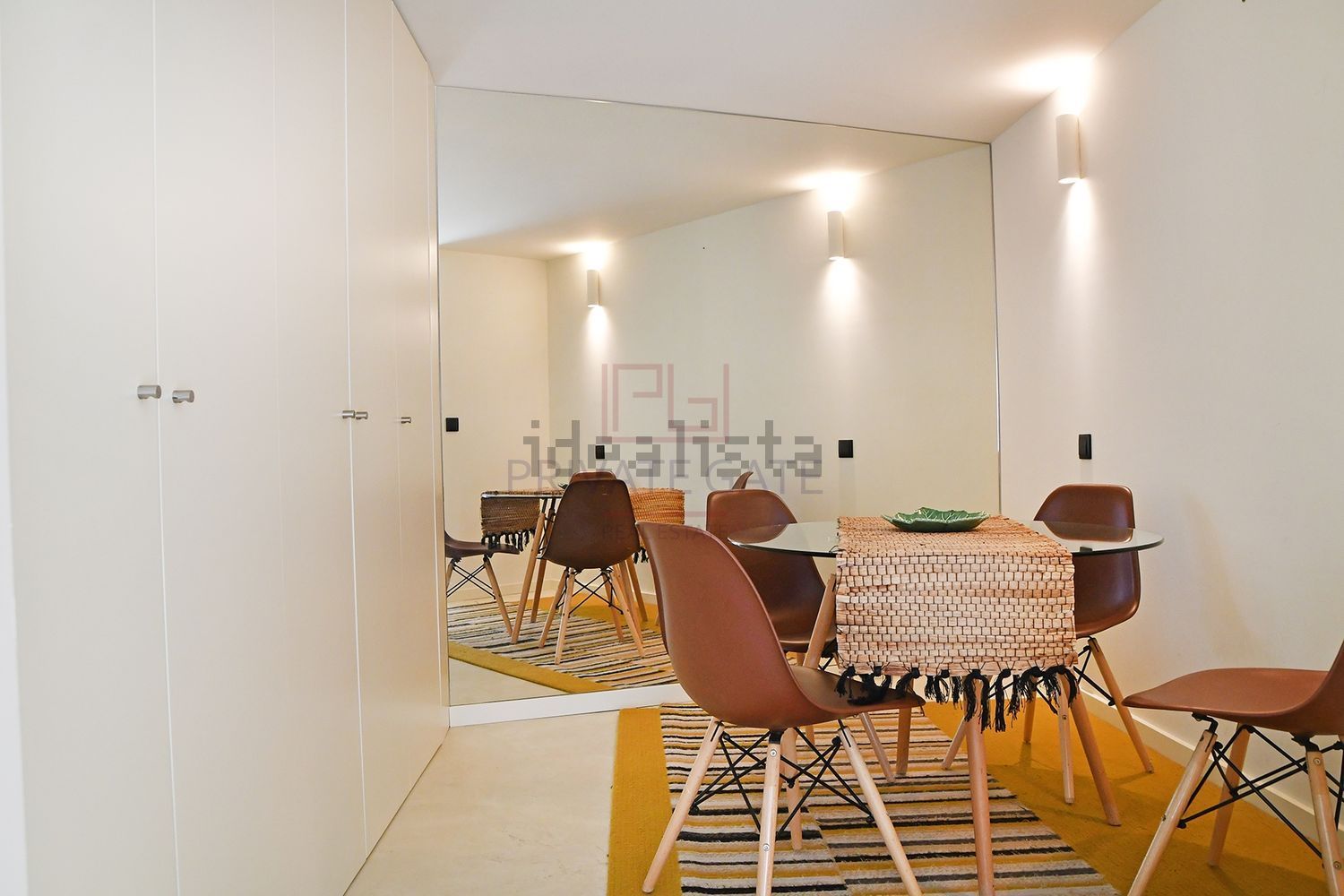 公寓 t1出售在Rua de Santos Pousada, 357 - 餐厅