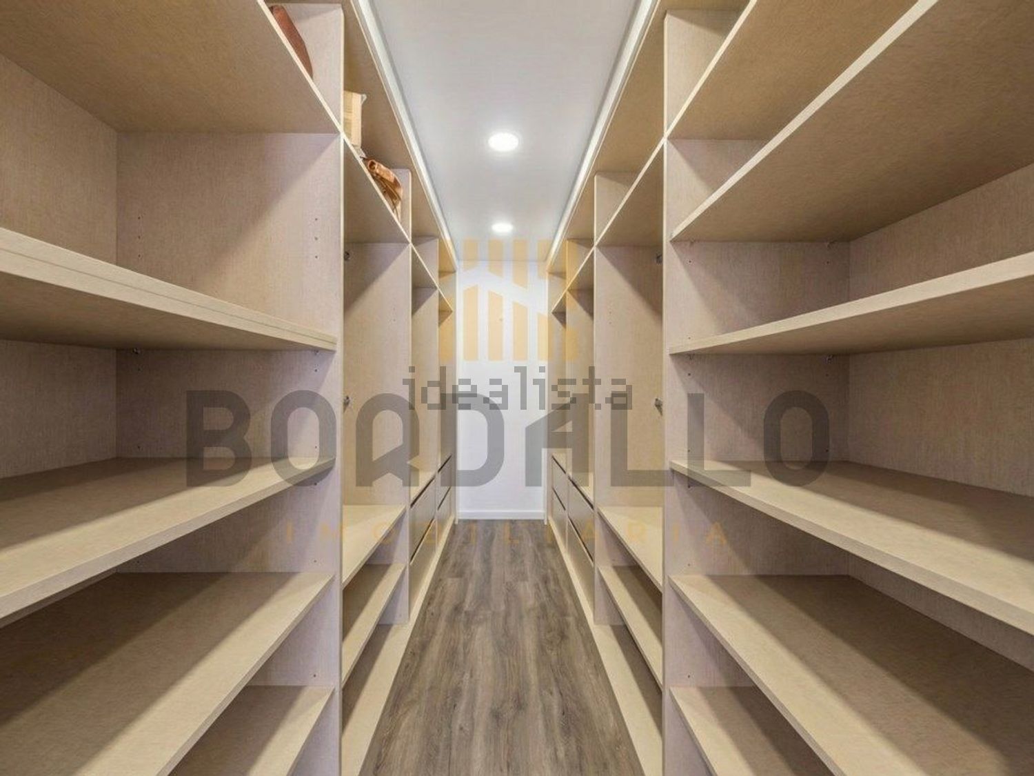 小楼房或独栋别墅出售在Rua do Foro - 试衣间