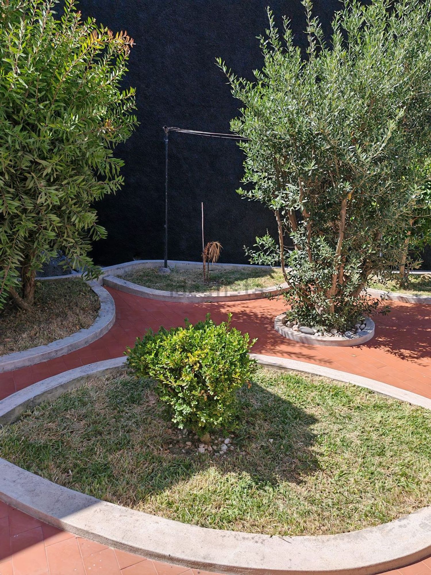 小楼房或独栋别墅出售在Rua De São Fernando - 花园