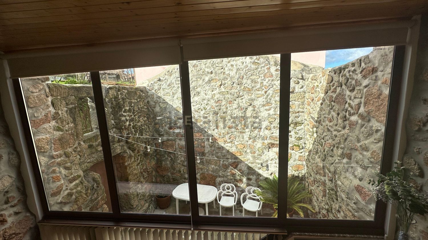小楼房或独栋别墅出售在Rua Via Romana s/n - 阳台