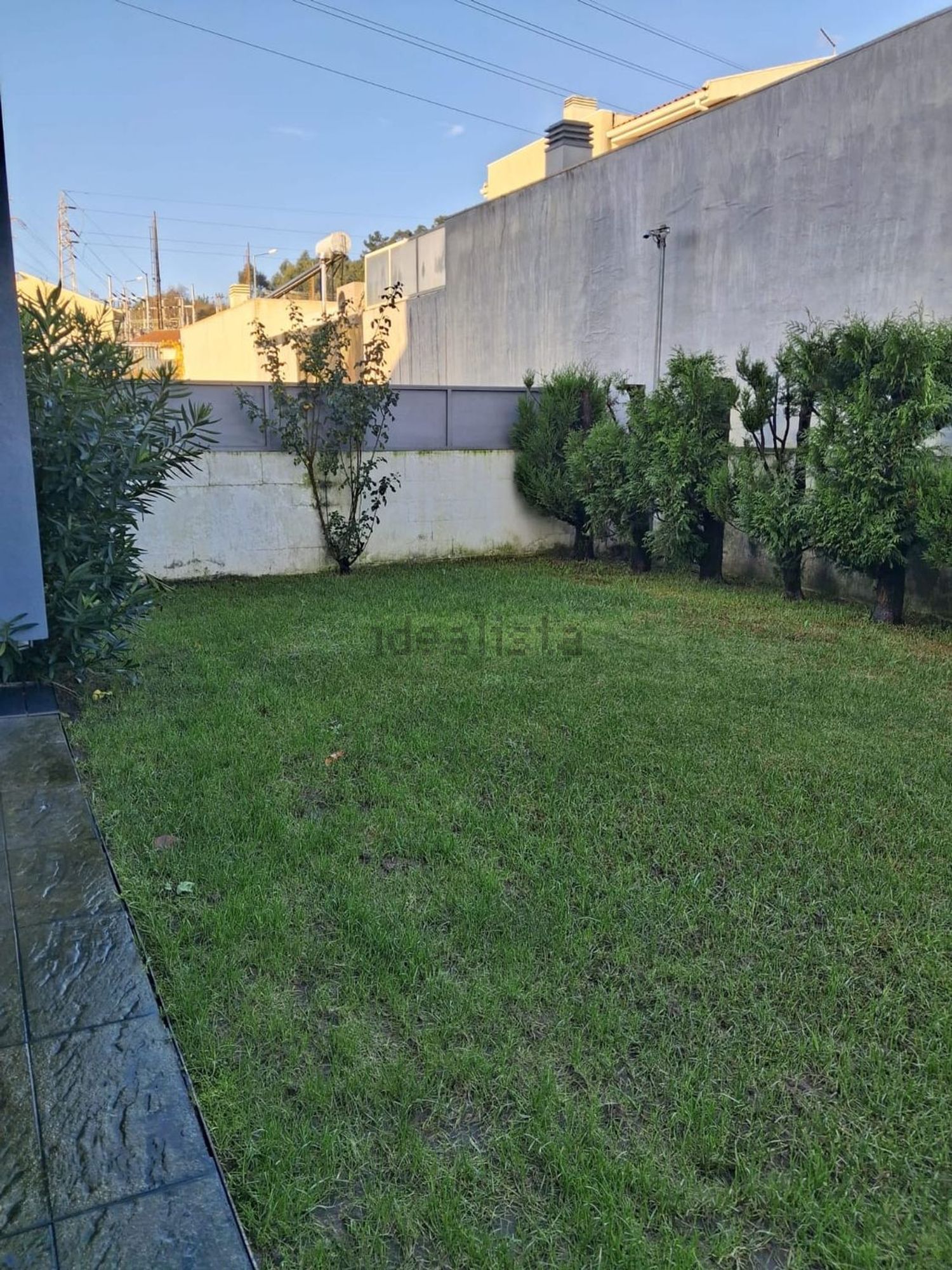 小楼房或独栋别墅出售在Vermoim - Altos - 花园