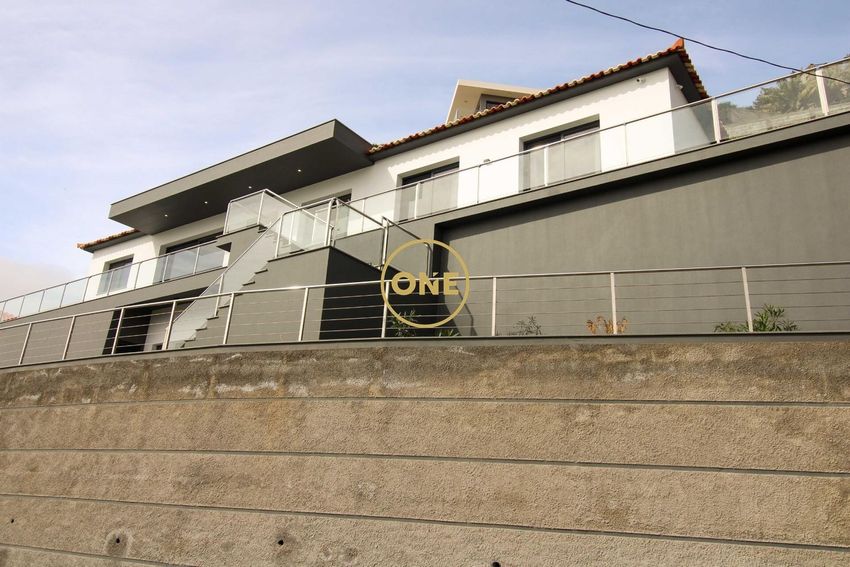 小楼房或别墅出售在Ribeira Brava