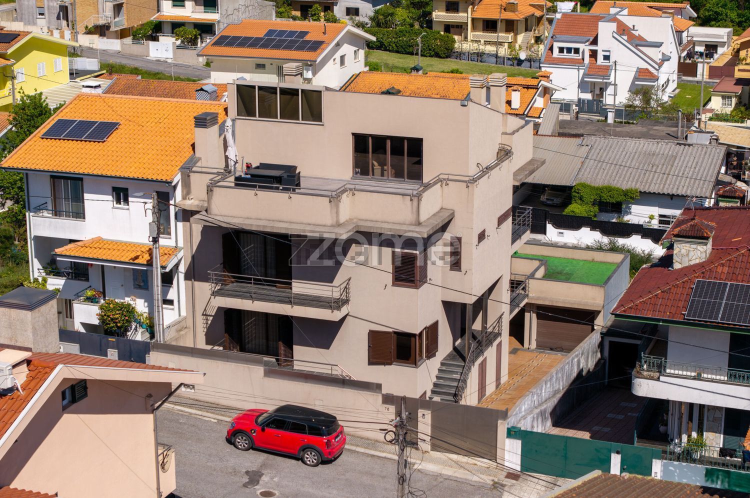 双拼别墅出售在Travessa de Santo António, 70 - 外立面