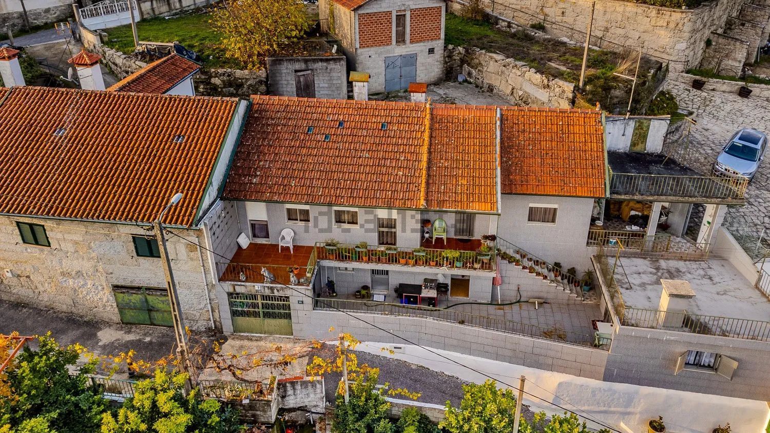 小楼房或别墅出售在Rua da Escola de Cucana - 外立面